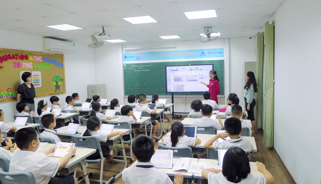 Đồng Xoài ban hành Đề án xây dựng trường học thông minh gắn với dạy học  song ngữ